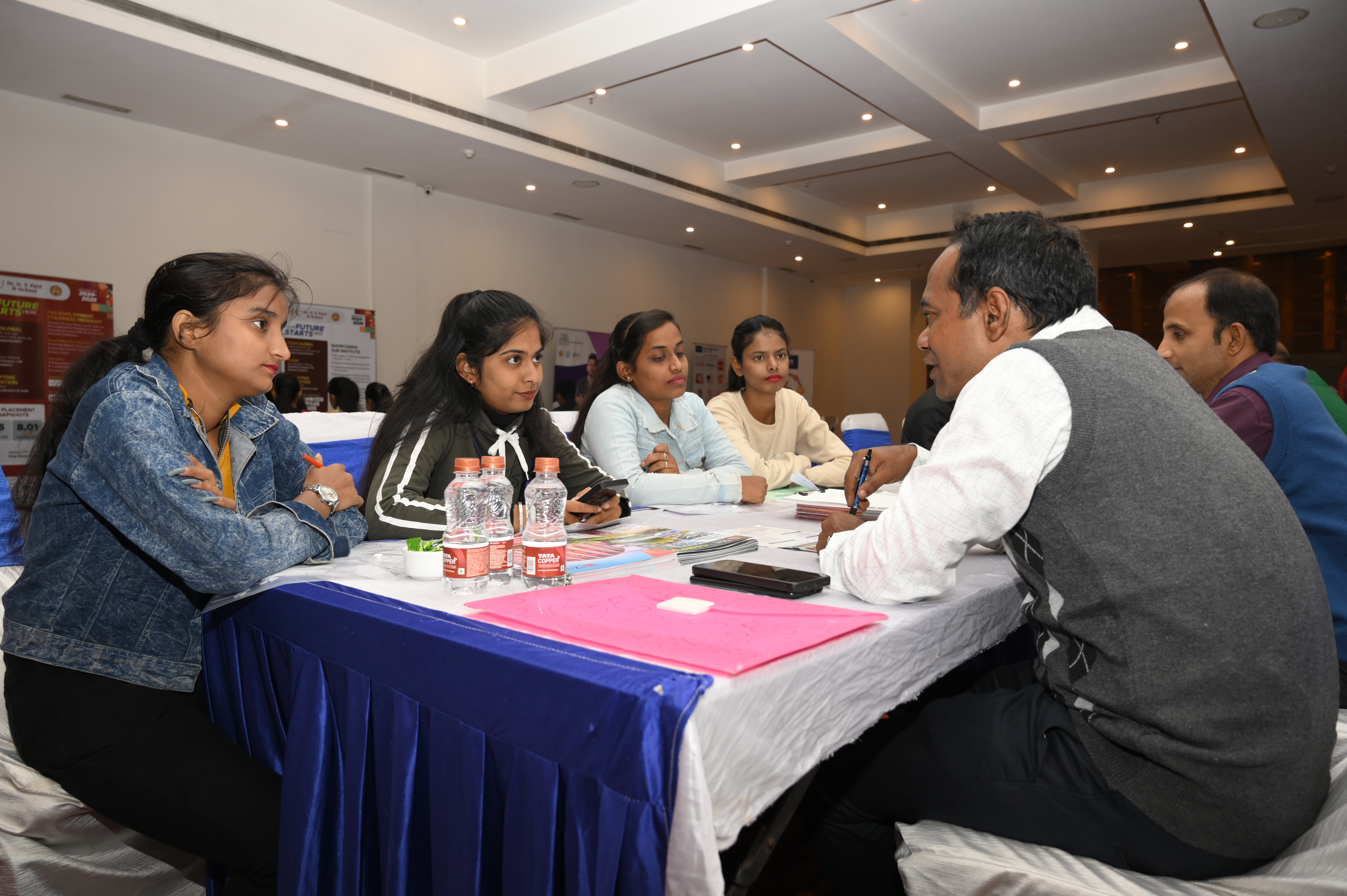 Educational Fair 2024 photo 5